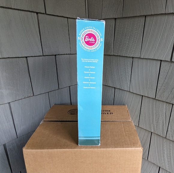 RARE!! New in Box Barbie Doll in India Visits Taj Mahal - Picture 3 of 10